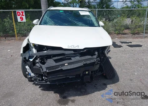 2023 Kia Sportage Hybrid Ex z USA, uszkodzony, nr VIN KNDPVCAG9P7095057